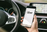 Uber podłącza się do prądu. I do Kii