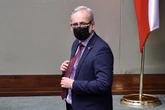 Co z obostrzeniami na Święto Zmarłych? Minister Niedzielski: Mamy dwa zabezpieczenia