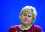 Premier Norwegii złamała restrykcje koronawirusowe. Hucznie świętowała urodziny