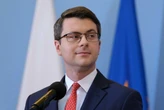 Müller pytany o lekarzy w MZ. „A ile osób po dziennikarstwie w redakcji?”