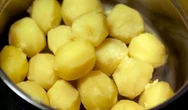 Gnije w jelitach i prowadzi do fermentacji. Nigdy nie dodawaj do ziemniaków, to katastrofa