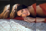 Veja fotos da época de modelo da freira bonita que viralizou