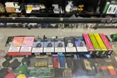 Polícia combate venda de vapes após alta de doença pulmonar em jovens