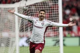Everaldo marca duas vezes e Fluminense vence Internacional nas oitavas