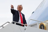 Trump embarca para Israel e diz que reféns podem ser liberados antes do previsto