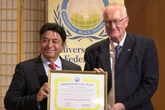 Maestro Claudio Cohen recebe título de Embaixador da Paz em Viena
