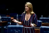 “Não tomo mais água e café do Senado”, diz senadora com medo de veneno