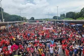 Professores da rede pública do DF amanhecem em greve nesta 2ª feira
