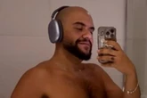 Gominho sensualiza e aparece só de cueca após perder 60 kg; veja