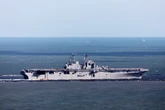 Frota naval dos EUA recua de área próxima à Venezuela devido a furacão