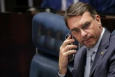 Flávio sai em defesa de Eduardo Bolsonaro, alvo de críticas da direita