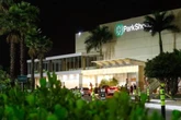 Queda de energia deixa shopping sem luz e gera engarrafamento na saída