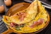 Omelete de micro-ondas não leva óleo e fica pronta em 5 minutos
