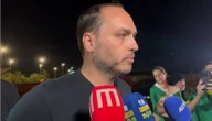 Carlos diz que saúde de Bolsonaro piorou: "Cada dia come menos". Vídeo