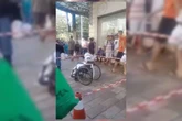 Vídeo. Neto usa corpo do avô em cadeira de rodas para pedir dinheiro