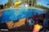 Vídeo mostra homem agredindo mulher com vários socos em clube de MT