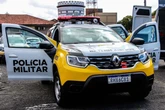 Esposa nega sexo, e marido ameaça e bate carro contra própria casa