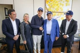 Ao lado de piloto da F1, Ibaneis anuncia data para reabrir Autódromo
