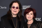 Ozzy Osbourne foi casado por 40 anos e se arrependeu de trair Sharon