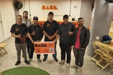 Com doações, motoboys criam ponto de apoio da categoria na Sé. Vídeo