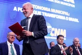 Lula condecora Milton Nascimento, Mano Brown, políticos e estrangeiros