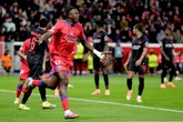 Champions League: PSG goleia Leverkusen na Alemanha e assume liderança