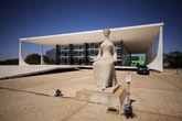 STF condena réu do 8/1 que sentou “na cadeira do Xandão”