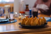 Leve e saborosa: chef ensina receita de coxinha de frango sem massa