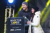 Meghan divulga foto rara do filho Archie, que completa seis anos hoje