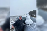 “É como voltar a ser criança”: neve encanta a população da serra de SC