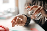 Confira 5 perfumes nacionais com fixação que dura o dia todo