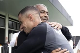 Visita ilustre: Romário comparece no CT do Vasco