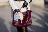 Labubu: a pelúcia “feia bonitinha” virou febre entre fashionistas