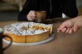 Chef revela receita de torta alemã de maçã fácil, rápida e saborosa
