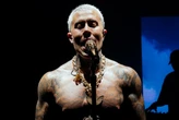 MC Daniel mostra antes e depois do corpo e web reage: “Tomou o suco”