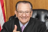 Morre “melhor juiz do mundo”, o americano Frank Caprio, aos 88 anos