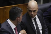 “Abin paralela”: Moraes manda Lira enviar PCs e celulares de suspeito