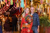 Eduardo e Flávia Toledo reúnem amigos em arraiá animadíssimo