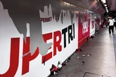 Santistas vandalizam imagens do SPFC no metrô após jogo no Morumbis