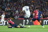 Vídeo: Thuram faz golaço de letra e abre o placar contra o Barcelona