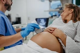 Após 2 garotos, mãe tenta ter menina e é surpreendida pelo ultrassom