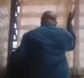 Vídeo: aluno faz deboche durante a aula e leva tapa de professor no DF