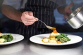 Dia do Orgulho: veja os relatos de 5 chefs LGBTQIA+ em Brasília