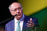 Após sair do hospital, Alckmin brinca, mas revela “má-notícia”