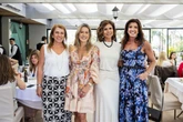 Trio de amigas homenageia Flávia Toledo com almoço de aniversário
