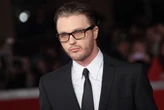 Ator Michael Pitt é preso nos EUA por abuso sexual