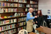 Padre Júlio inaugura biblioteca para pessoas em situação de rua em SP