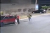 Vídeo. Criminosos rendem homem na rua e roubam carro no DF