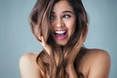 Shampoo caseiro controla oleosidade e reduz o frizz do cabelo; aprenda