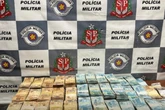 Polícia encontra 1 milhão em espécie em carro durante abordagem